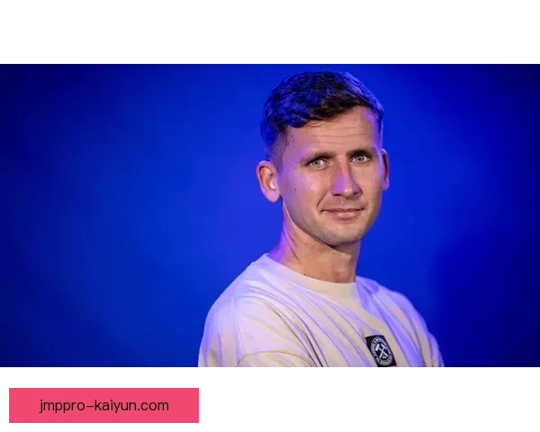 沙尔克转会策略展现出持续提升的竞争力与潜力分析