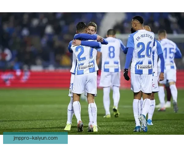 阿什拉夫世界杯表现回顾：状态稳健引发关注，赛场上展现出色竞争力