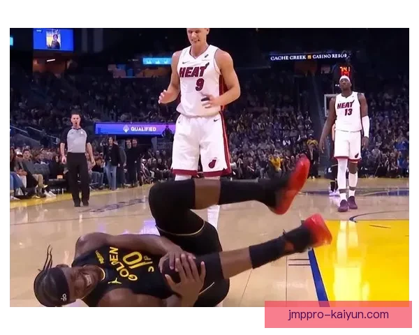 戴维斯边路进攻能力持续提升，表现稳健引发关注